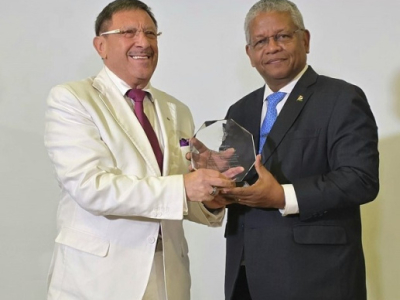 Maxim Behar with Special Award from the President of Seychelles Wavel Ramkalawan