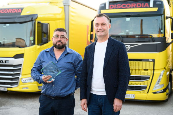 DISCORDIA welcomes driver #2000 with M3 Communications Group, Inc.